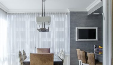 How to cut crown molding