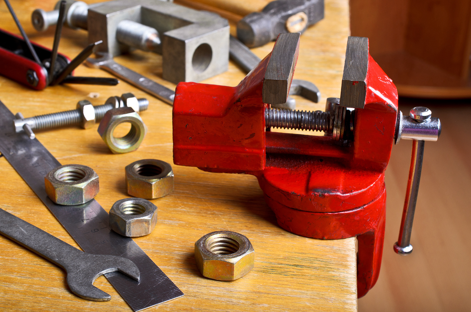 How To Mount A Bench Vise In Your