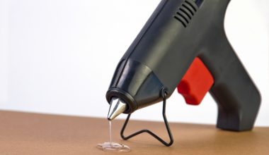 How to remove hot glue