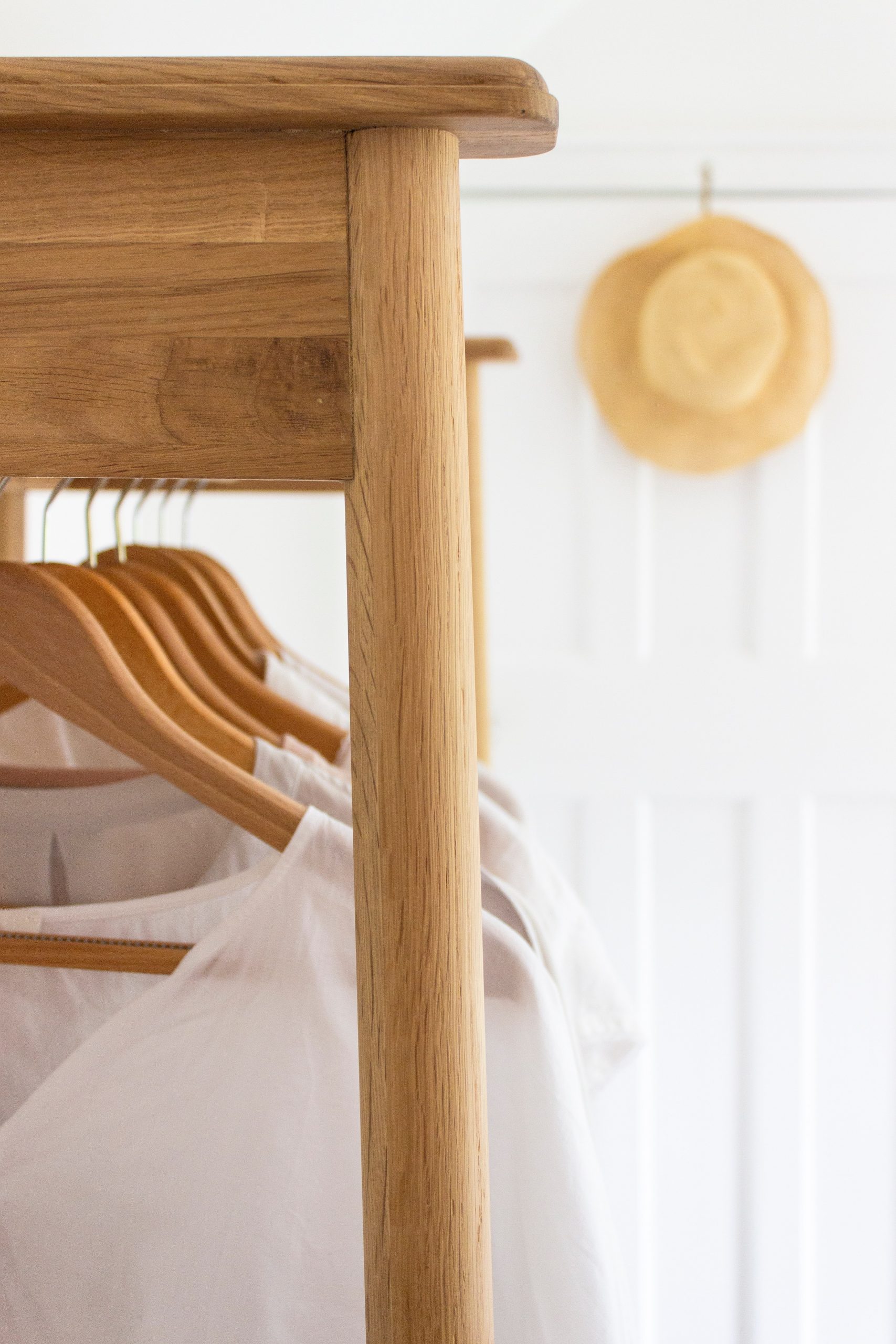 how-to-store-summer-clothes-the-best-packing-tips-workshopedia